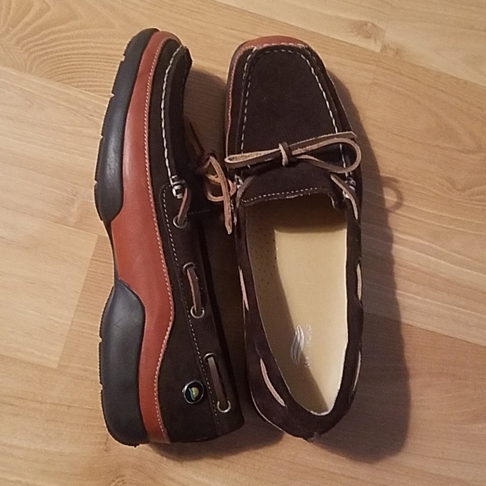 NWOT Maui Island boat shoes